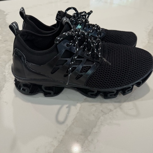 SKDOIUL Athletic Mesh Breathable Running Shoes Mens 7.5 Black Gym Workout Casual - Picture 3 of 8